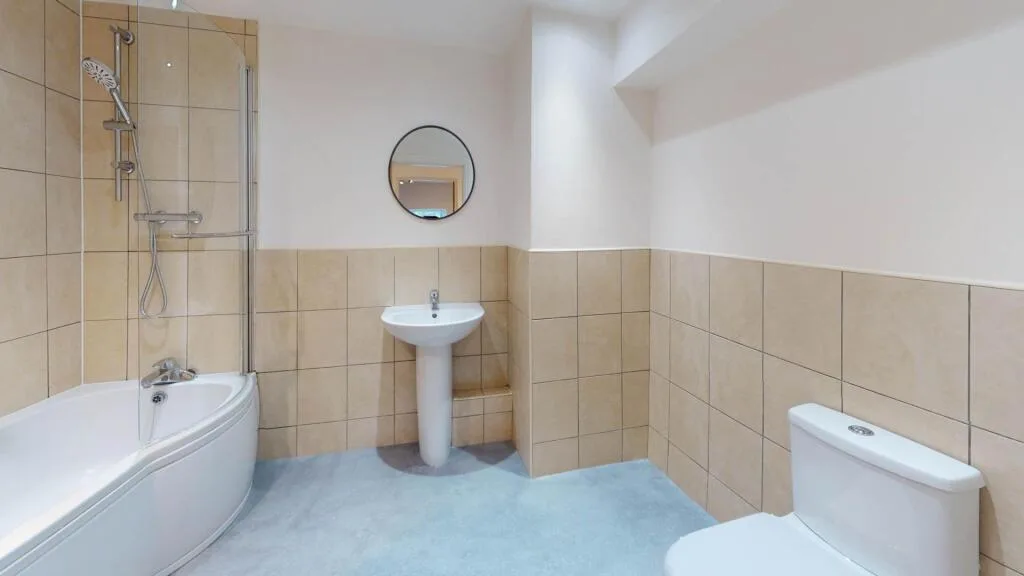 5 bedroom flat for rent
