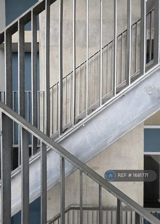2 bedroom maisonette for rent