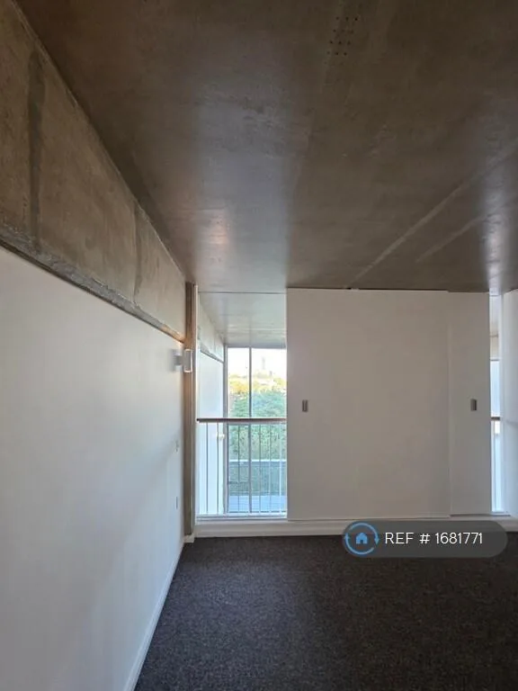 2 bedroom maisonette for rent