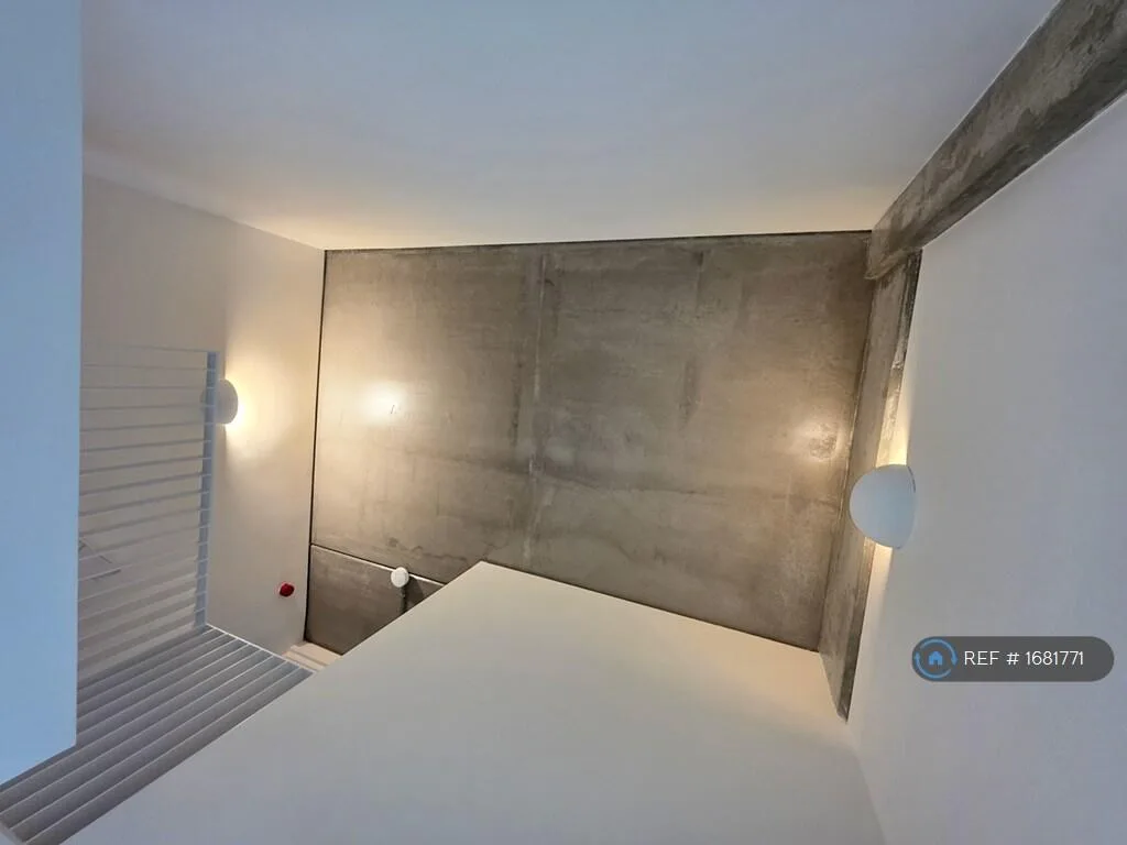 2 bedroom maisonette for rent
