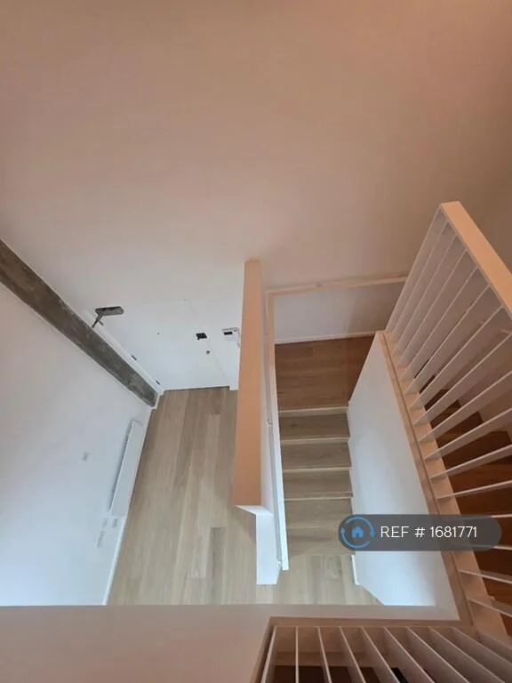 2 bedroom maisonette for rent