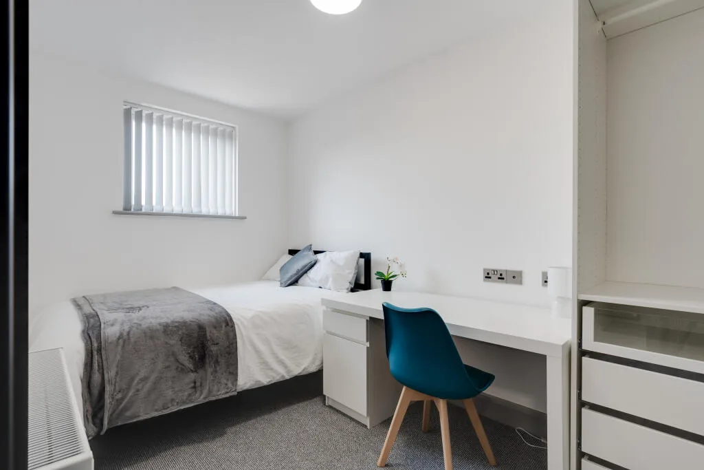6 bedroom terraced house for rent