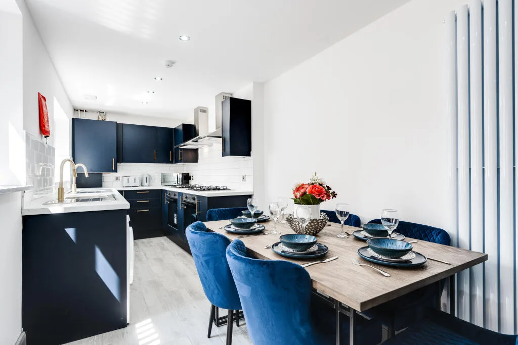 6 bedroom terraced house for rent