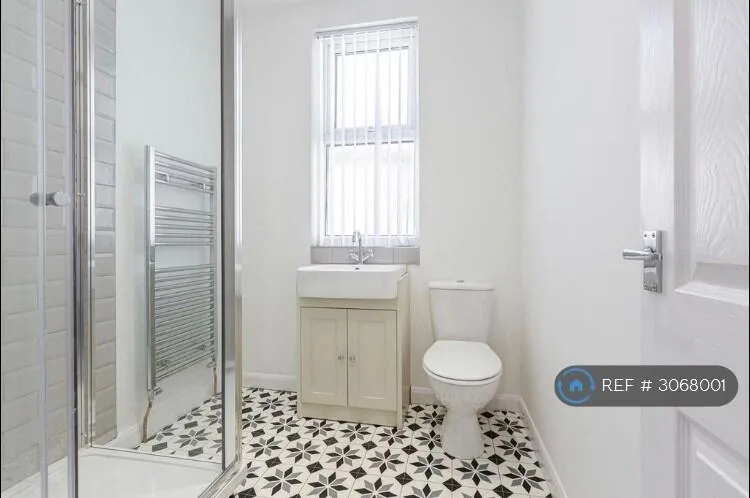 5 bedroom terraced house for rent