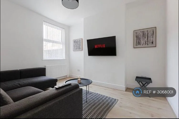5 bedroom terraced house for rent