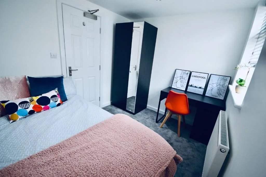 6 bedroom terraced house for rent