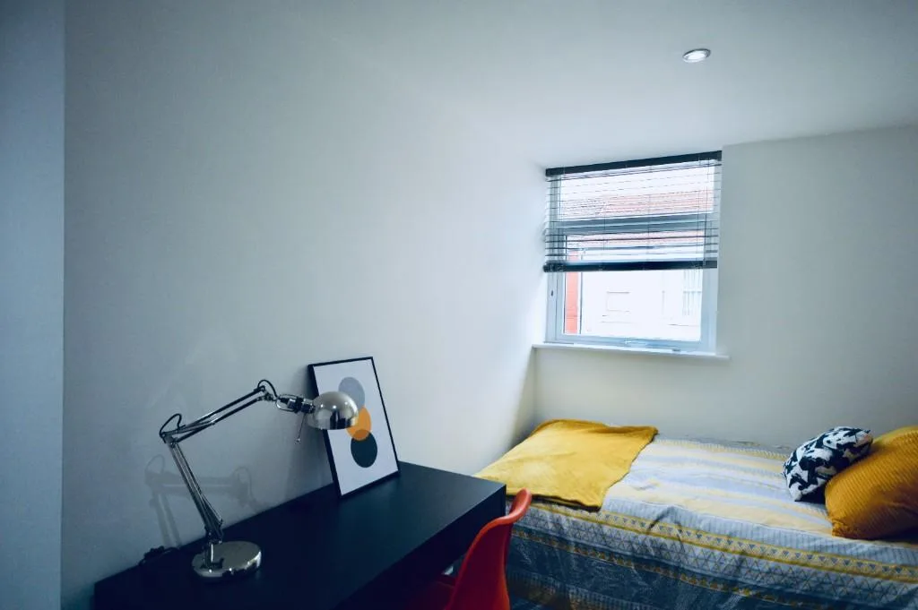 6 bedroom terraced house for rent