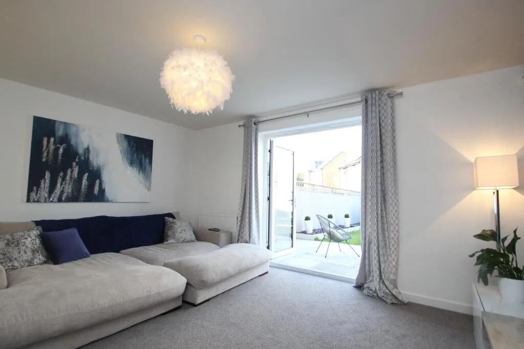 3 bedroom semi-detached house for rent