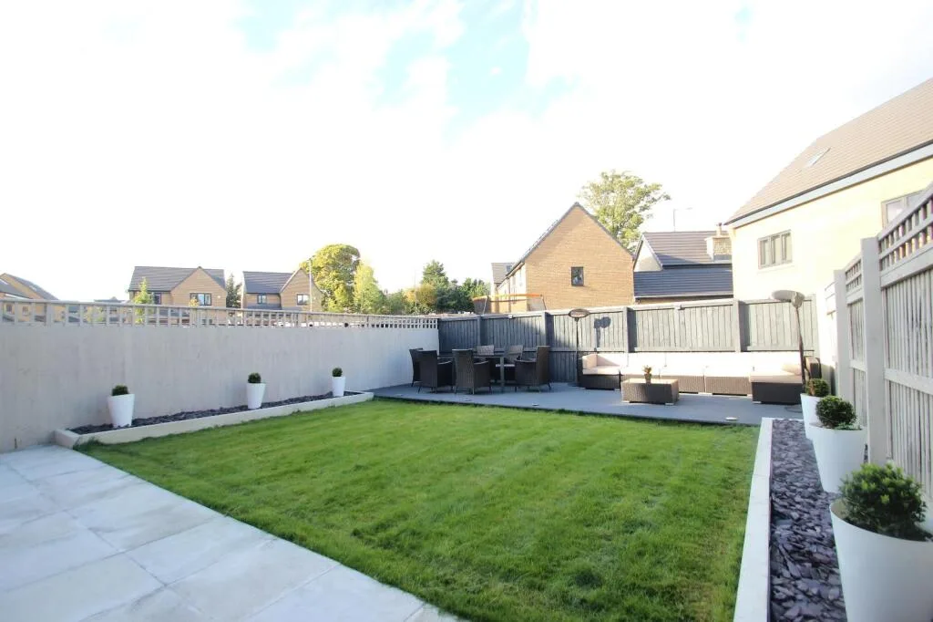 3 bedroom semi-detached house for rent