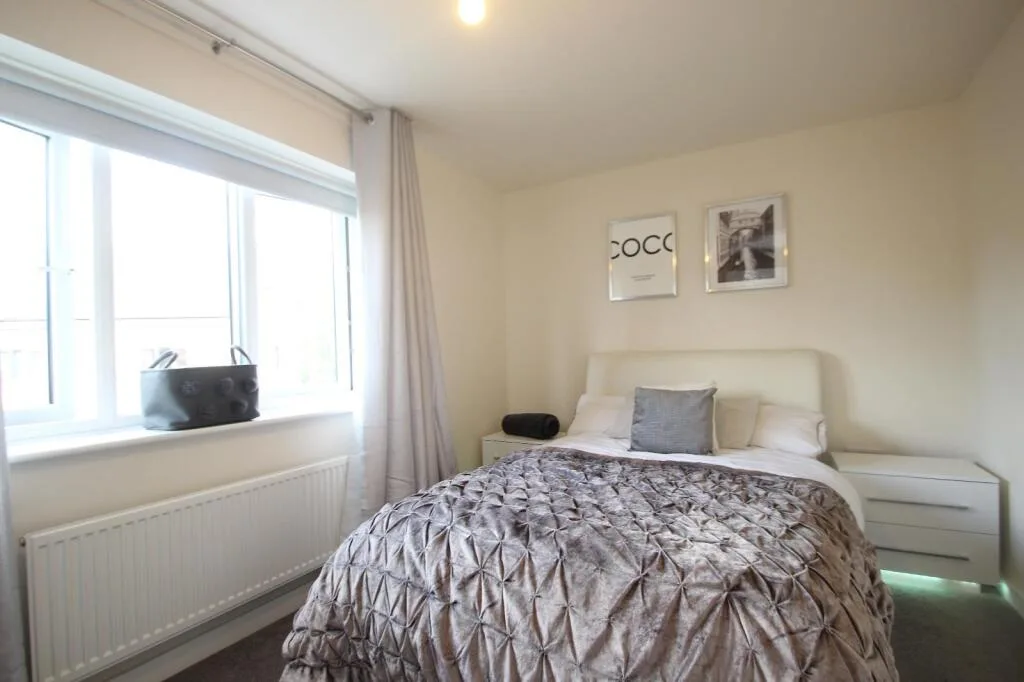 3 bedroom semi-detached house for rent