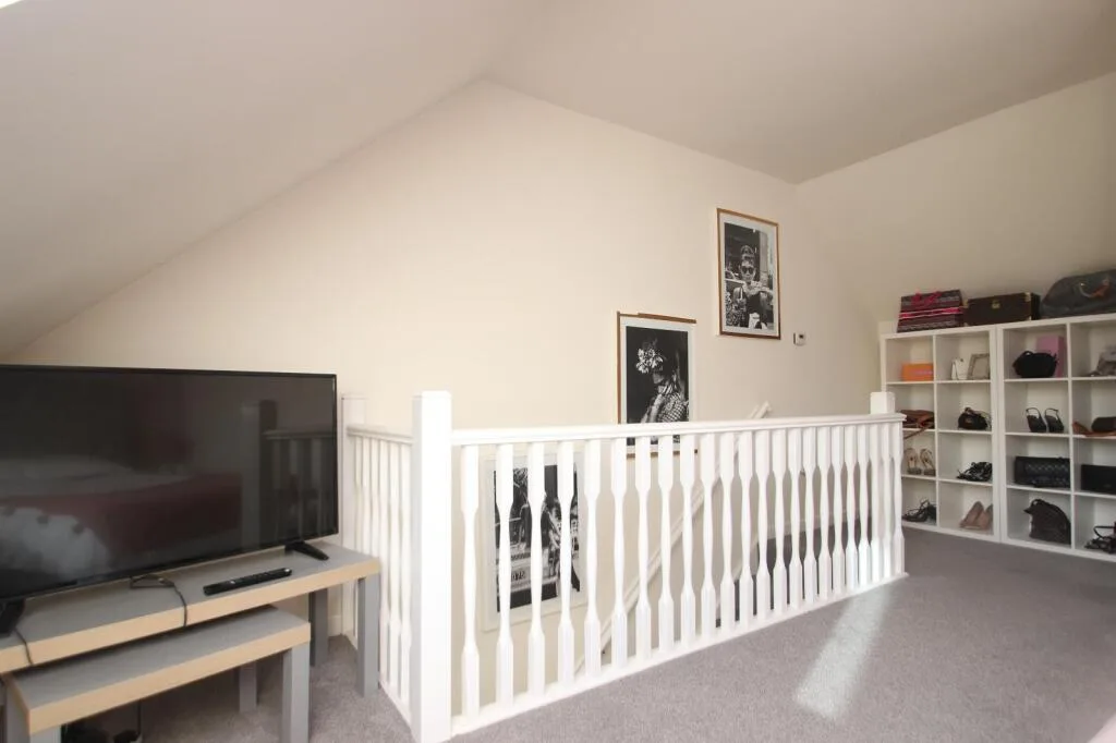 3 bedroom semi-detached house for rent
