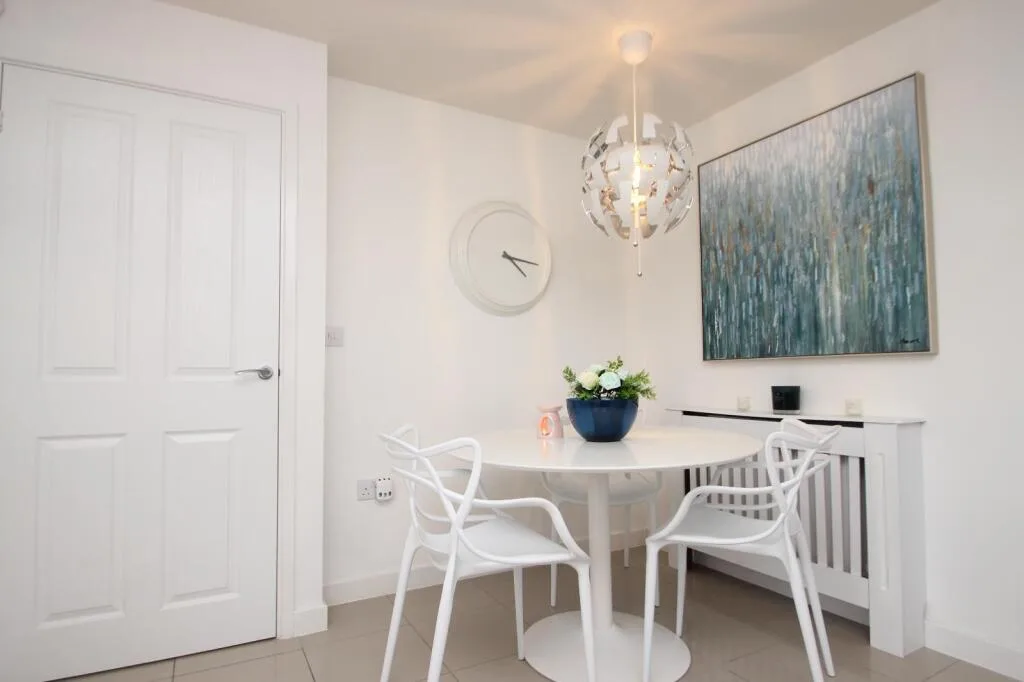 3 bedroom semi-detached house for rent