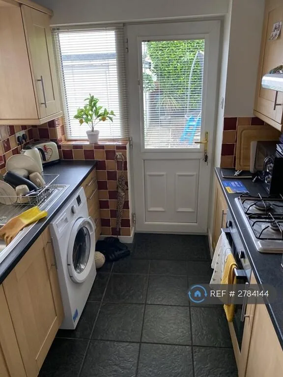 3 bedroom semi-detached house for rent