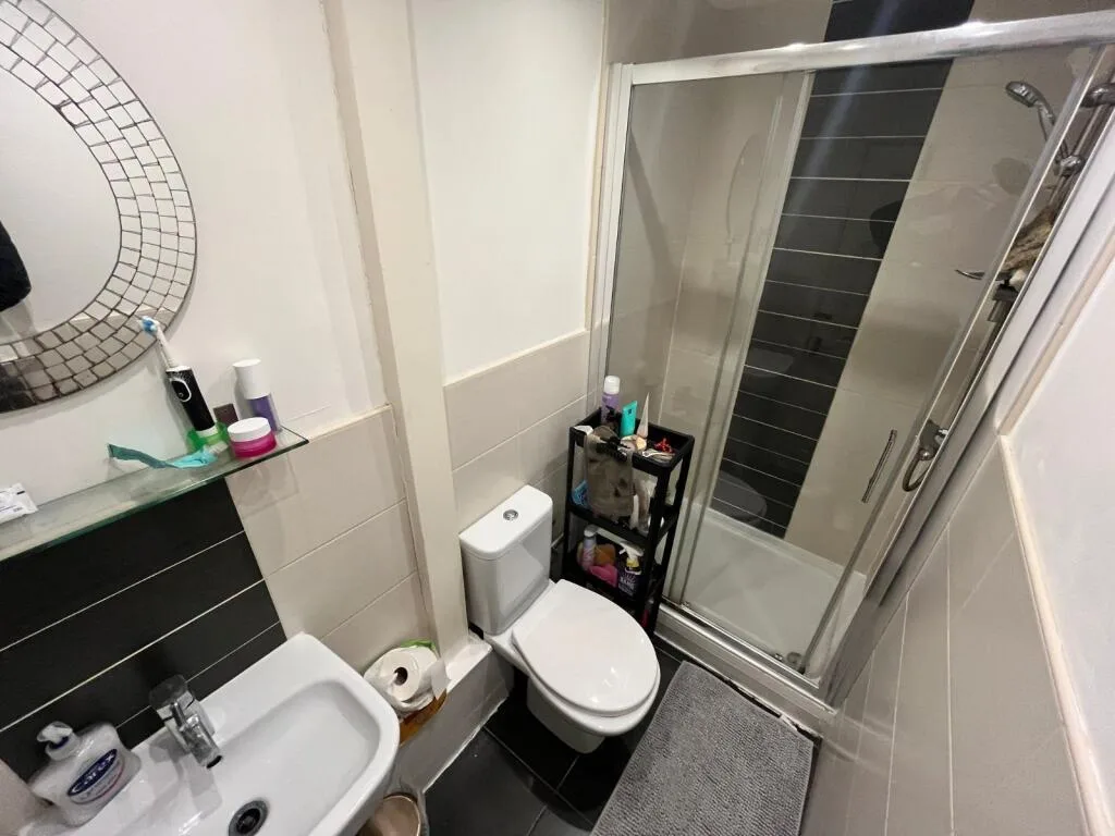 5 bedroom terraced house for rent