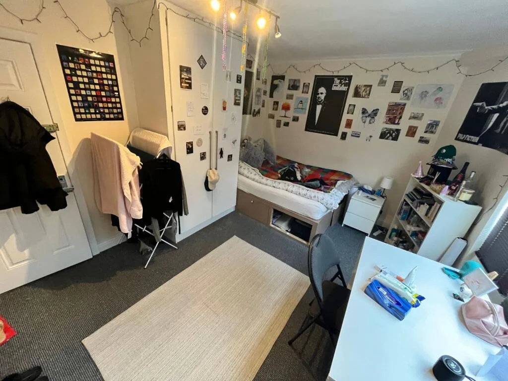 5 bedroom terraced house for rent