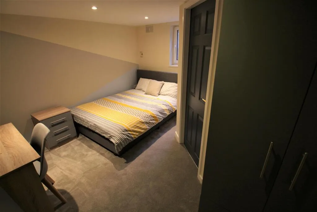 5 bedroom terraced house for rent
