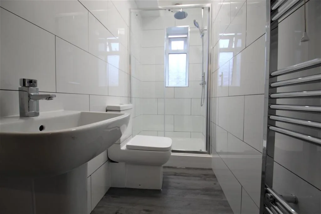 5 bedroom terraced house for rent