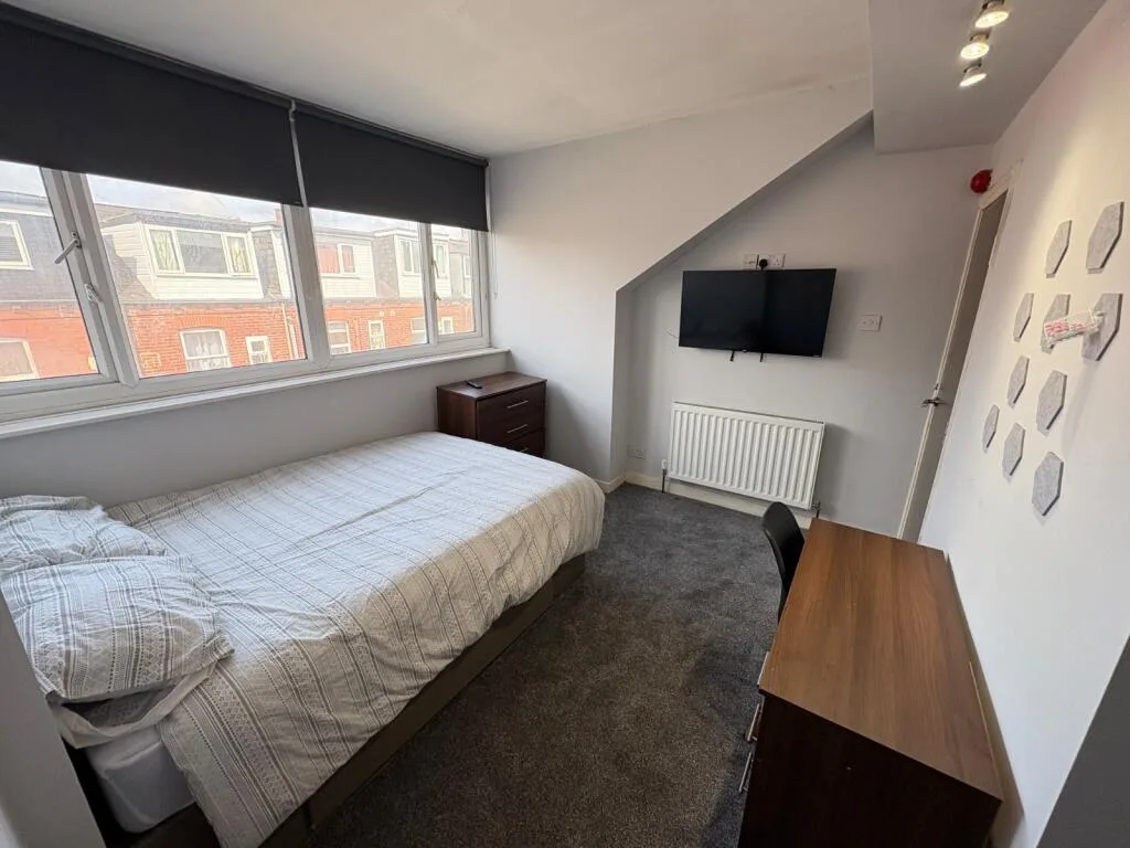 5 bedroom terraced house for rent
