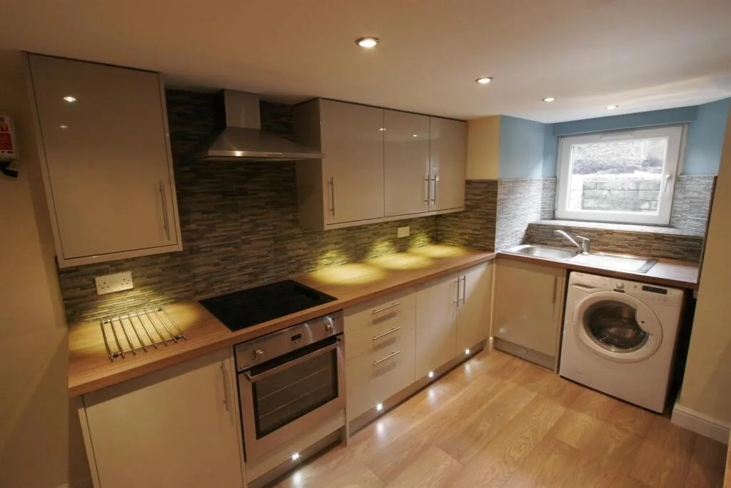 5 bedroom terraced house for rent