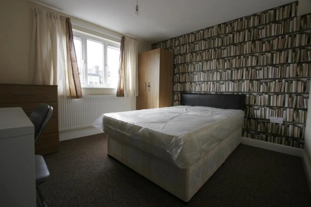 5 bedroom terraced house for rent