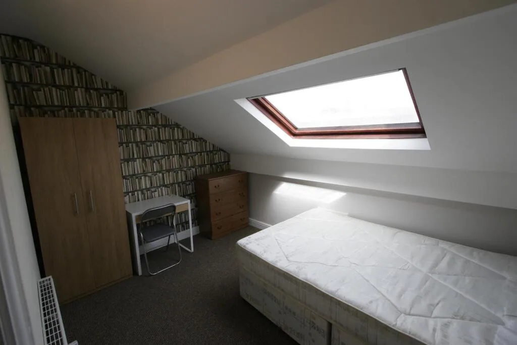 5 bedroom terraced house for rent