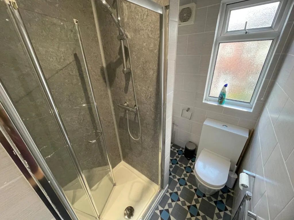 5 bedroom terraced house for rent