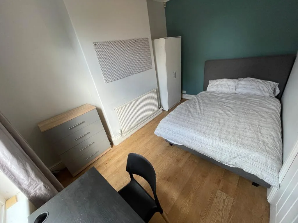 5 bedroom terraced house for rent