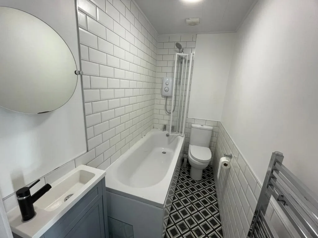 5 bedroom terraced house for rent