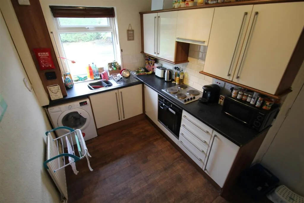 4 bedroom semi-detached house for rent