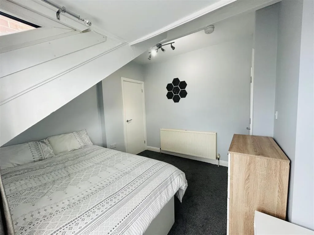 4 bedroom terraced house for rent