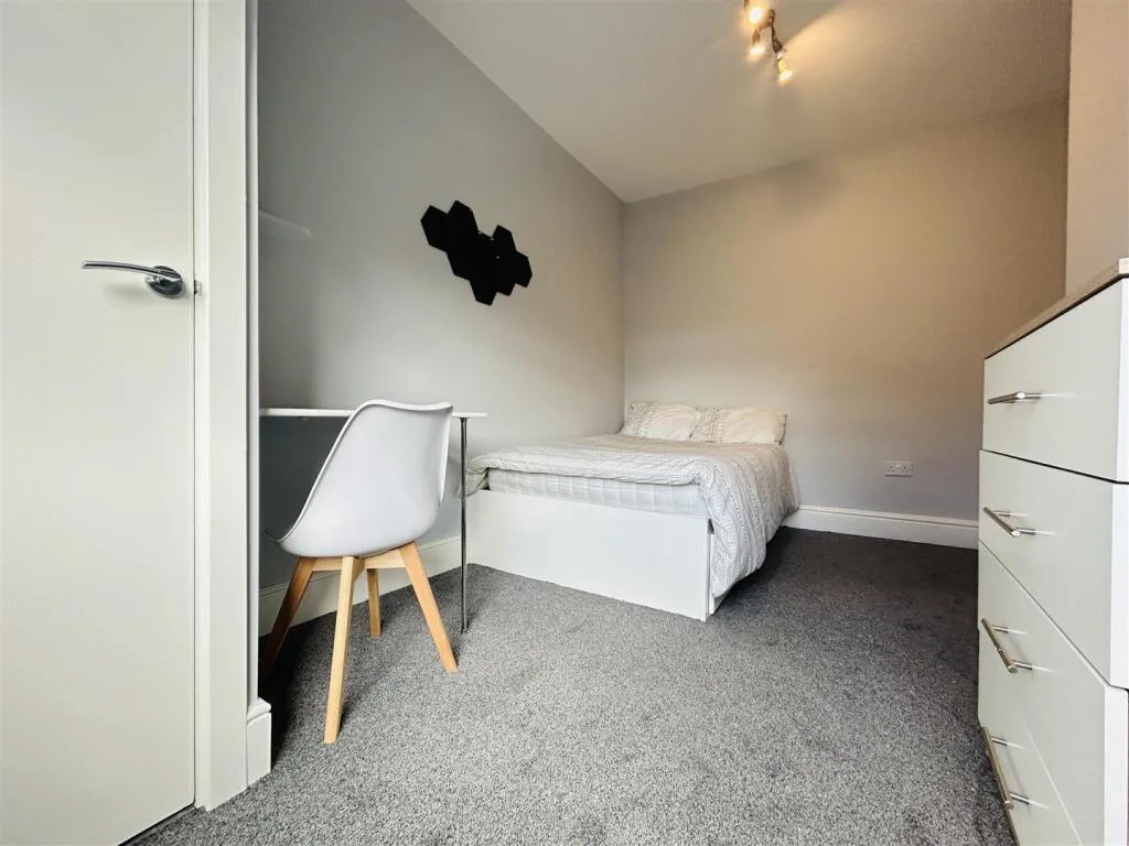 4 bedroom terraced house for rent
