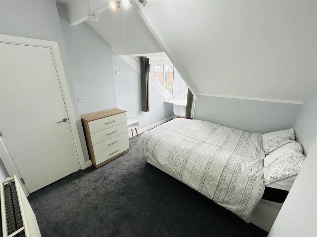 4 bedroom terraced house for rent