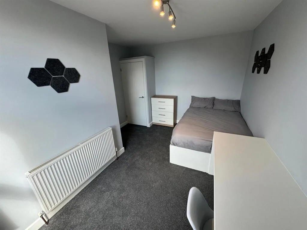 4 bedroom terraced house for rent