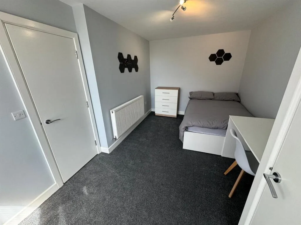 4 bedroom terraced house for rent