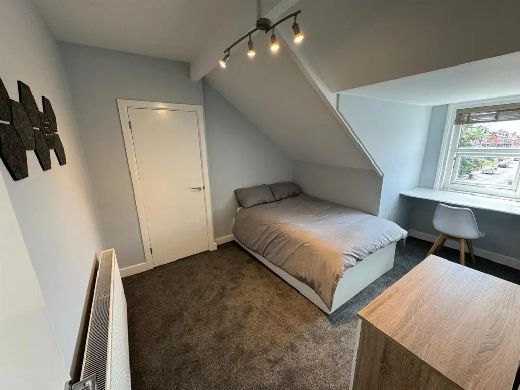 4 bedroom terraced house for rent