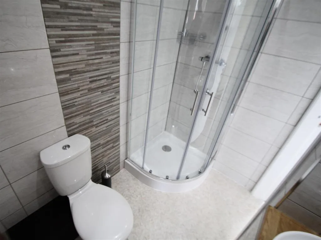 6 bedroom terraced house for rent
