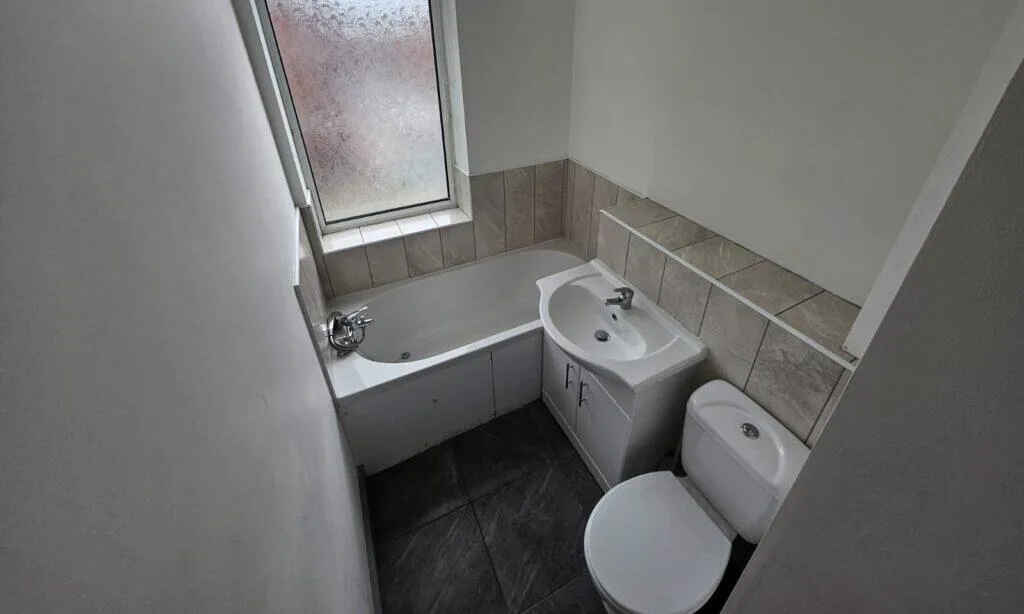7 bedroom end of terrace house for rent