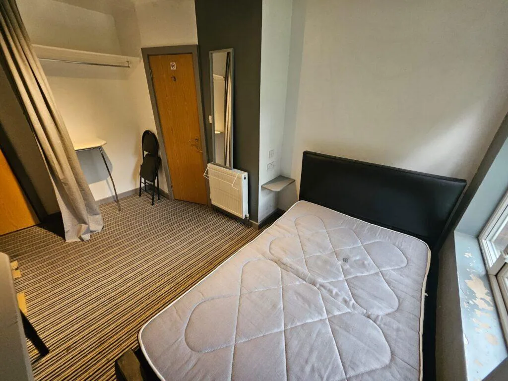 7 bedroom end of terrace house for rent