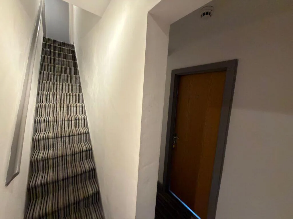 7 bedroom end of terrace house for rent