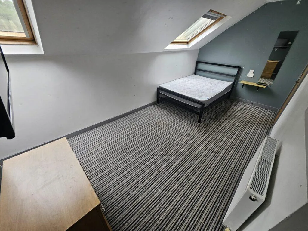7 bedroom end of terrace house for rent
