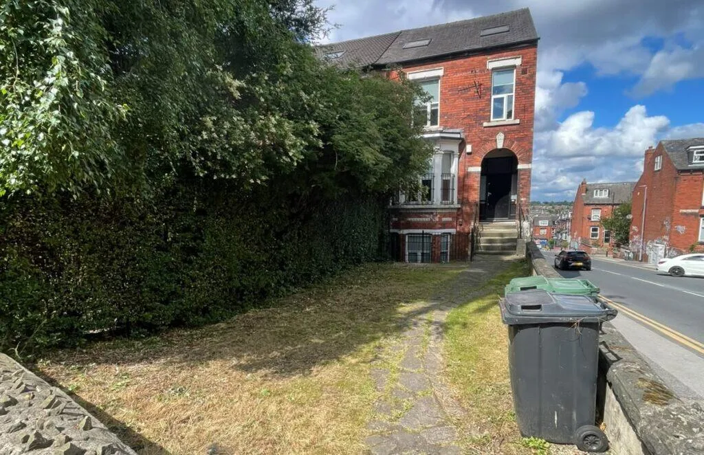 7 bedroom end of terrace house for rent
