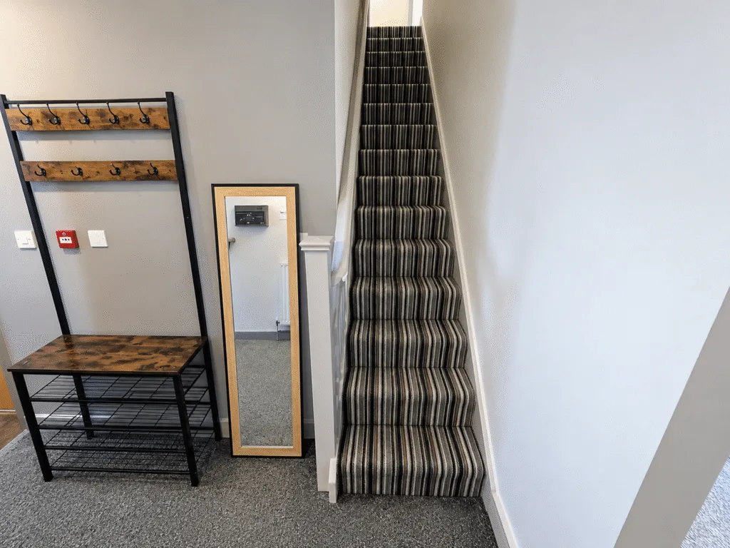 7 bedroom end of terrace house for rent
