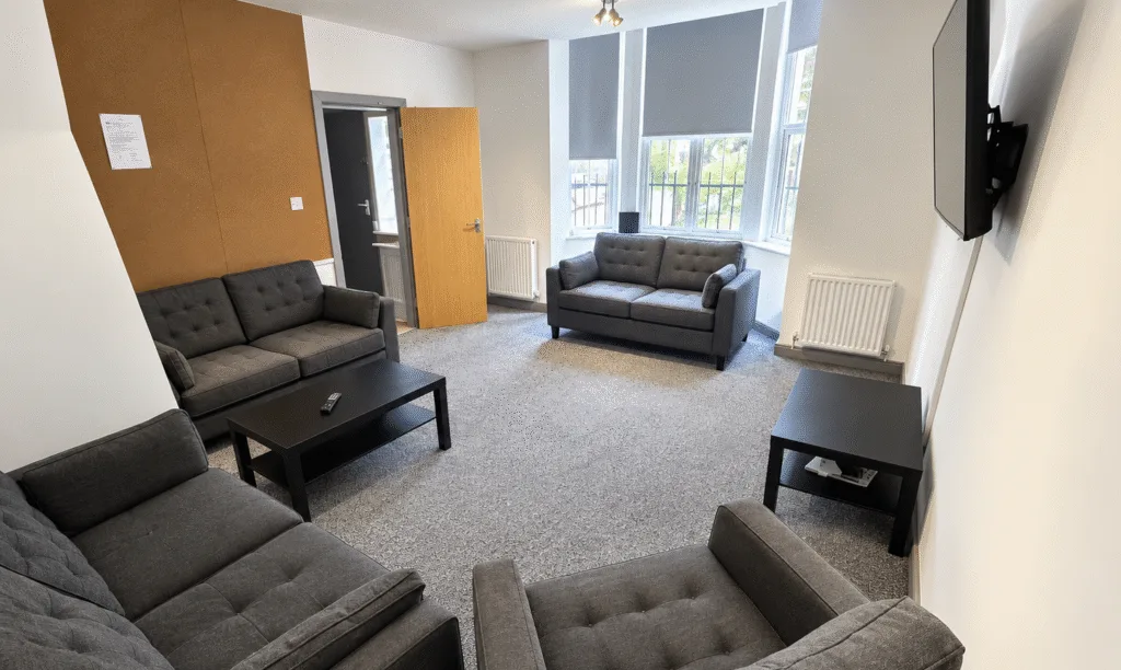 7 bedroom end of terrace house for rent