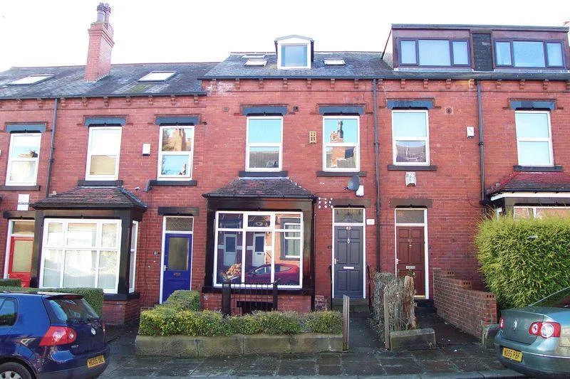 6 bedroom terraced house for rent