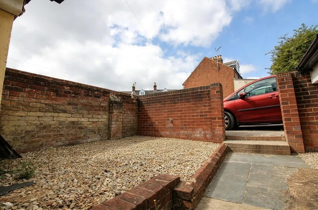 7 bedroom terraced house for rent
