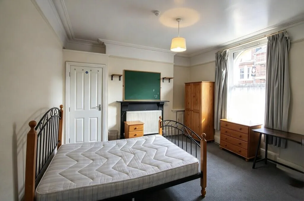 7 bedroom terraced house for rent