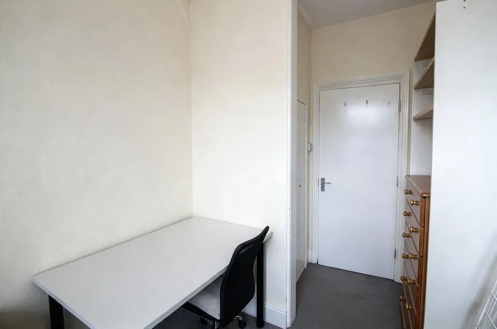 7 bedroom terraced house for rent