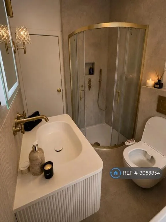 3 bedroom semi-detached house for rent