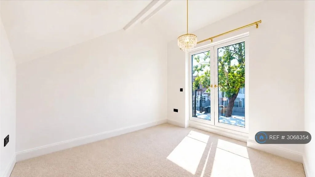3 bedroom semi-detached house for rent