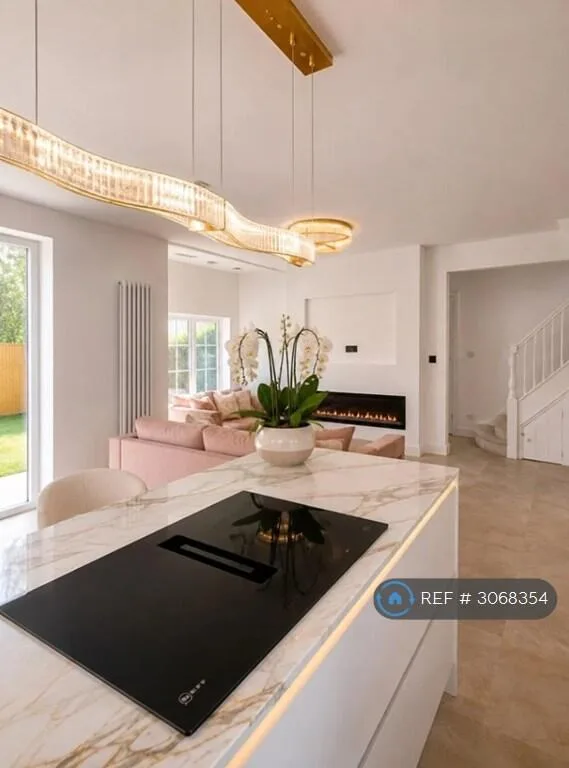 3 bedroom semi-detached house for rent
